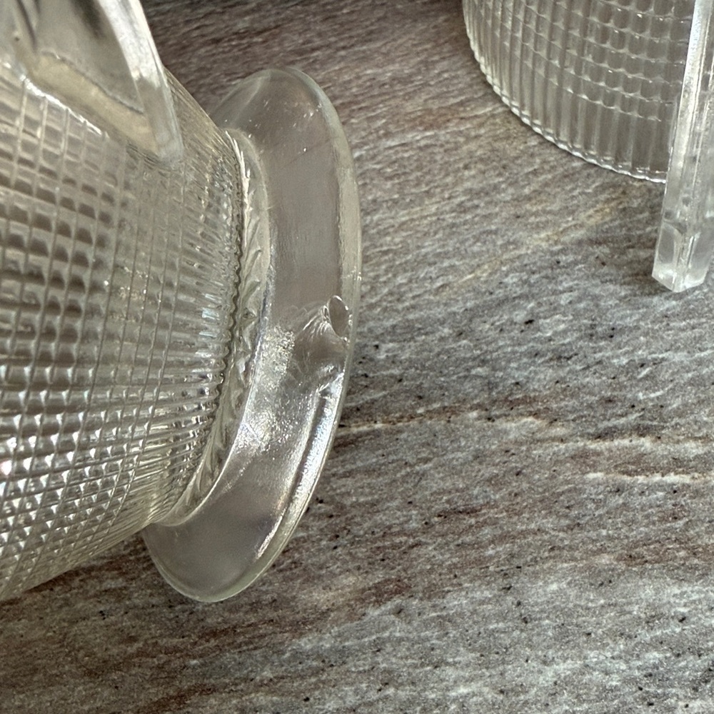 Vintage Dominion Glass 'Saguenay' pattern clear glass creamer and sugar bowls - Picture 6 of 6